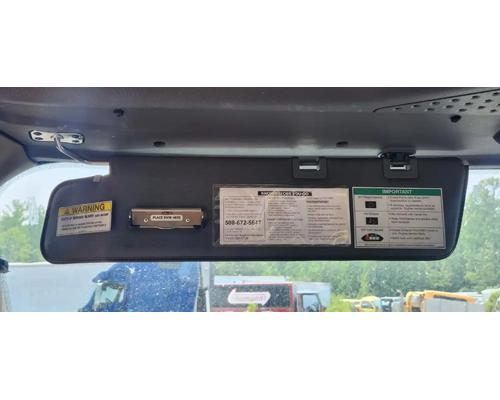  Freightliner Cascadia 113 Visor #