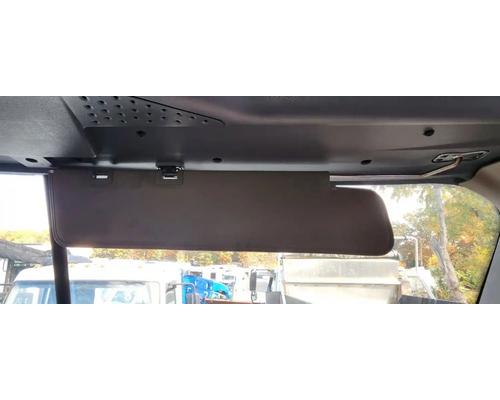  Freightliner Cascadia 113 Visor #
