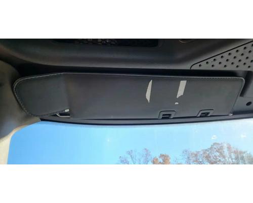  Freightliner Cascadia 113 Visor #