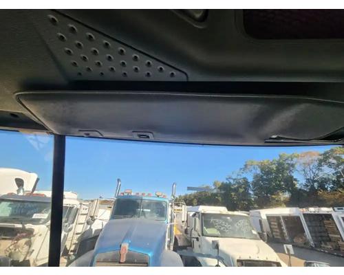  Freightliner Cascadia 113 Visor #