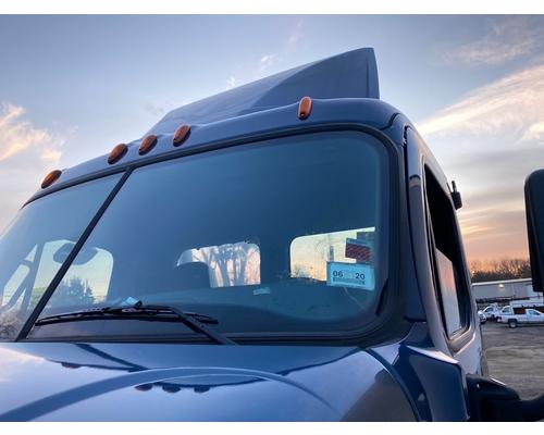  Freightliner Cascadia 113 Windshield #
