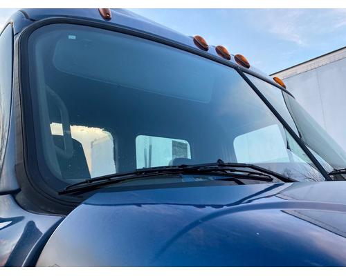  Freightliner Cascadia 113 Windshield #
