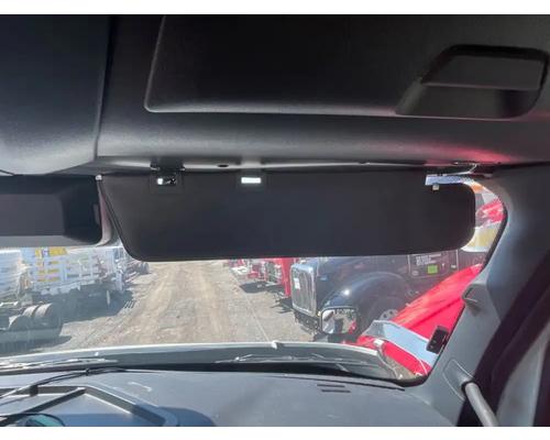  Freightliner Cascadia 116 Day Cab Visor #