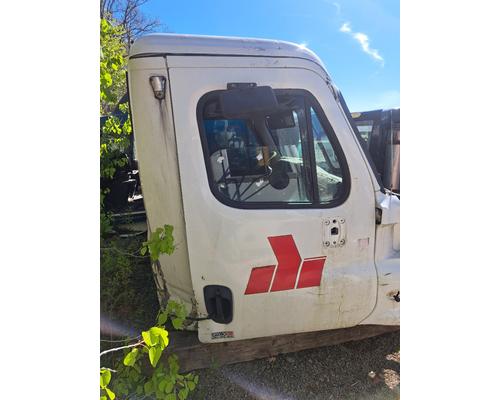 FREIGHTLINER CASCADIA 125BBC Cab or Cab Mount