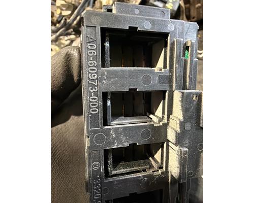 FREIGHTLINER CASCADIA 125BBC Dash Console Switch