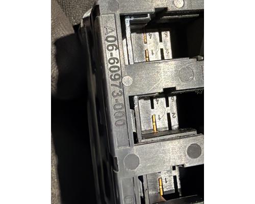 FREIGHTLINER CASCADIA 125BBC Dash Console Switch