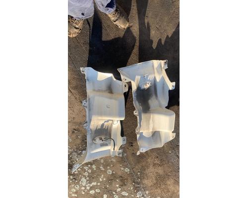 FREIGHTLINER CASCADIA 125BBC Fender