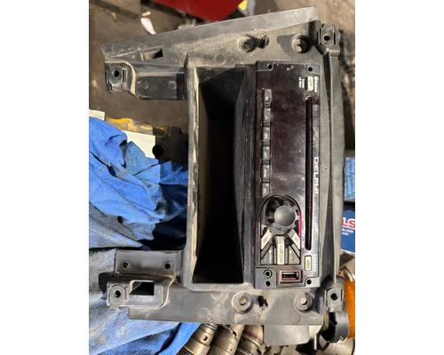 FREIGHTLINER CASCADIA 125BBC Radio