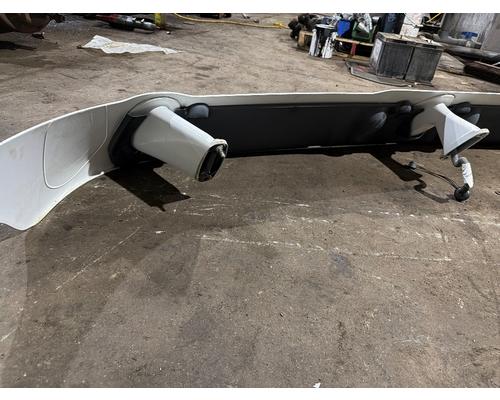 FREIGHTLINER CASCADIA 125BBC Sun Visor (External)