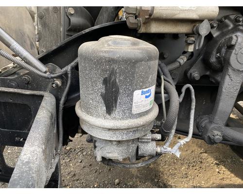  Freightliner Cascadia 125 Air Dryer #