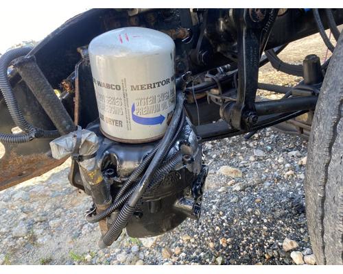  Freightliner Cascadia 125 Air Dryer #