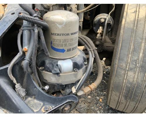  Freightliner Cascadia 125 Air Dryer #