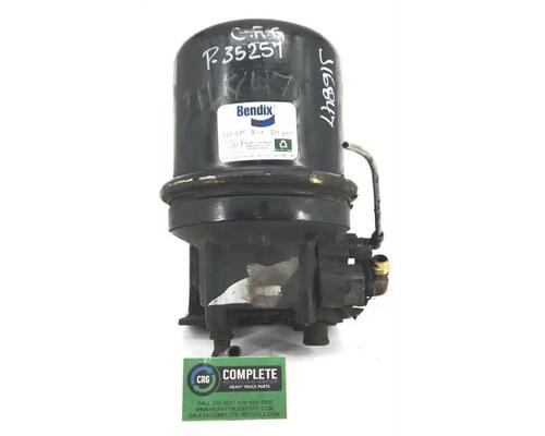  Freightliner Cascadia 125 Air Dryer #