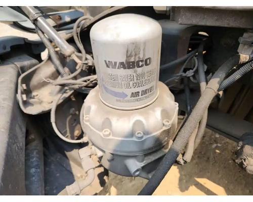  Freightliner Cascadia 125 Air Dryer #