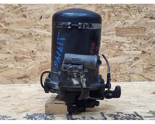  Freightliner Cascadia 125 Air Dryer #
