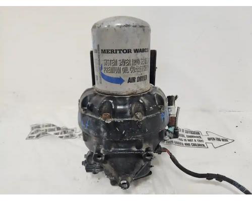  Freightliner Cascadia 125 Air Dryer #