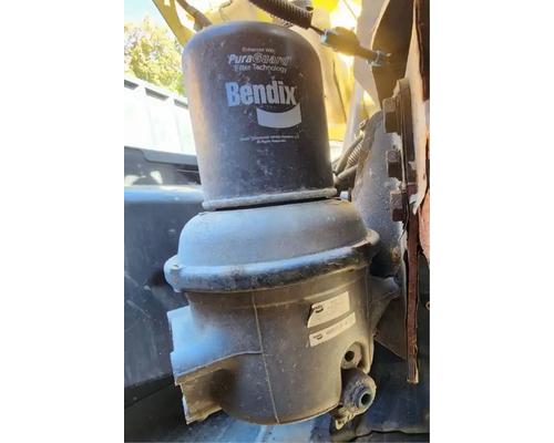  Freightliner Cascadia 125 Air Dryer #