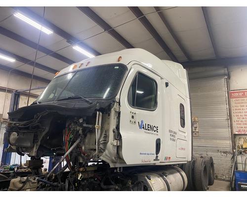  Freightliner Cascadia 125 Cab #