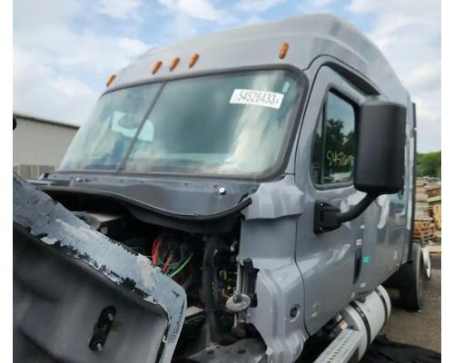  Freightliner Cascadia 125 Cab #