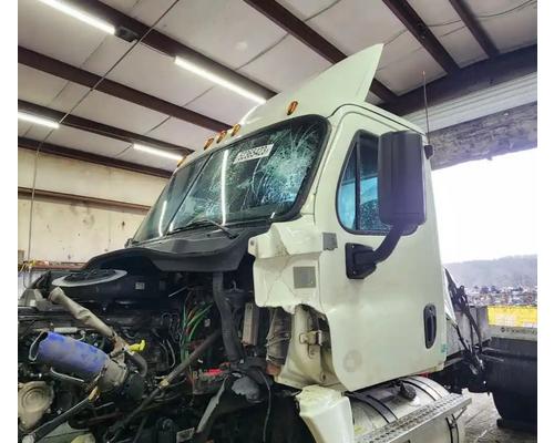  Freightliner Cascadia 125 Cab #