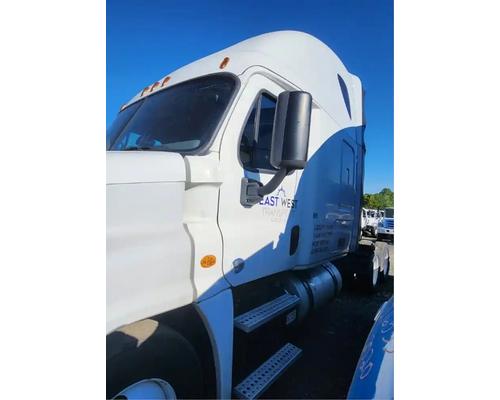  Freightliner Cascadia 125 Cab #
