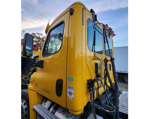 Freightliner Cascadia 125 Cab #