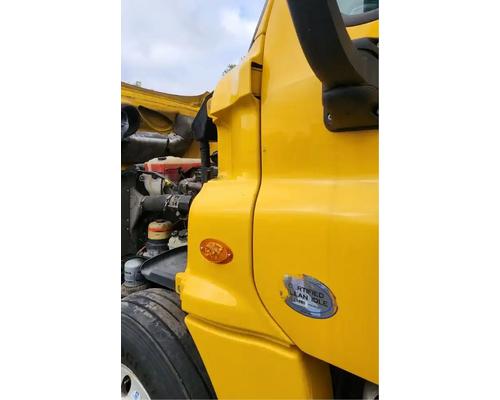  Freightliner Cascadia 125 Cowl #