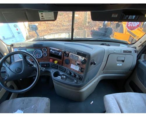  Freightliner Cascadia 125 Dash Assembly #