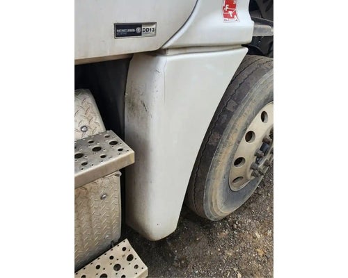  Freightliner Cascadia 125 Fender Extension #