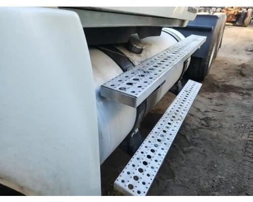  Freightliner Cascadia 125 Fuel Tank #