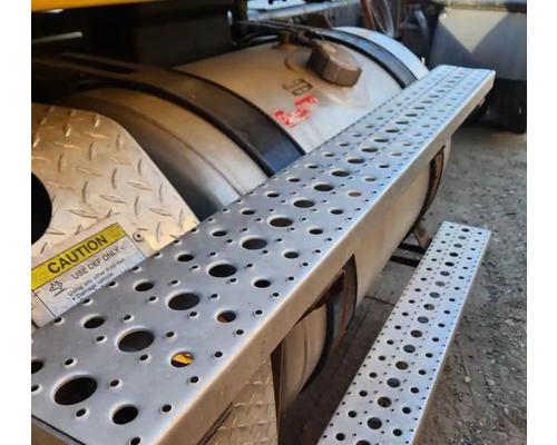  Freightliner Cascadia 125 Fuel Tank #