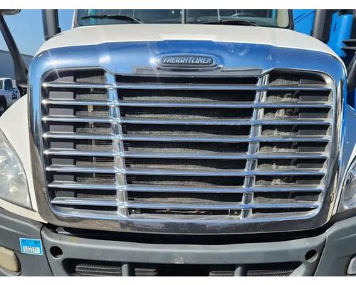 freightliner-cascadia-125-grille #1449426