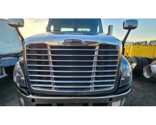 freightliner-cascadia-125-grille #1440840