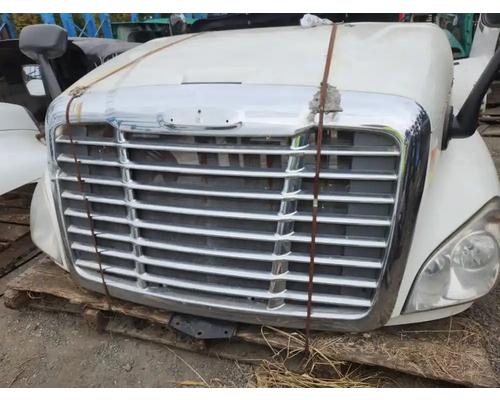  Freightliner Cascadia 125 Hood #