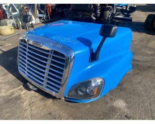  Freightliner Cascadia 125 Hood #
