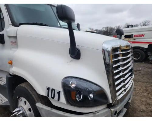  Freightliner Cascadia 125 Hood #