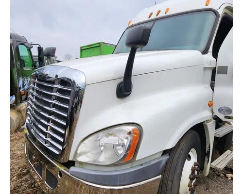  Freightliner Cascadia 125 Hood #
