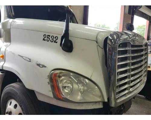  Freightliner Cascadia 125 Hood #