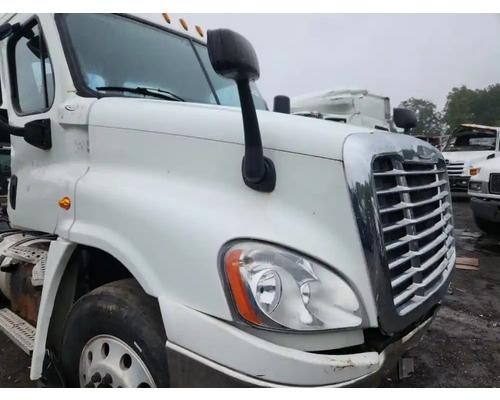  Freightliner Cascadia 125 Hood #