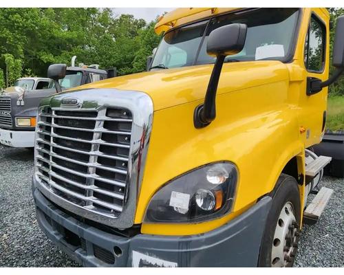  Freightliner Cascadia 125 Hood #