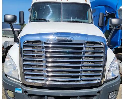  Freightliner Cascadia 125 Hood #