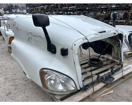  Freightliner Cascadia 125 Hood #