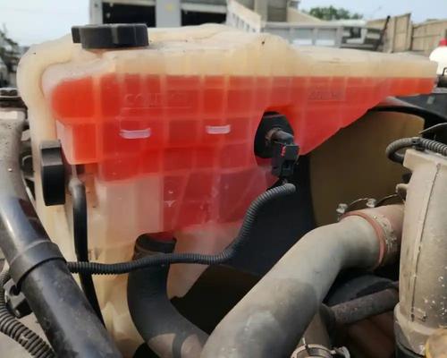 Freightliner Cascadia 125 Radiator Overflow # Freightliner Cascadia 125 Radiator Overflow #