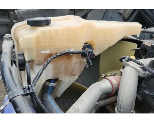  Freightliner Cascadia 125 Radiator Overflow #
