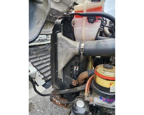  Freightliner Cascadia 125 Radiator #
