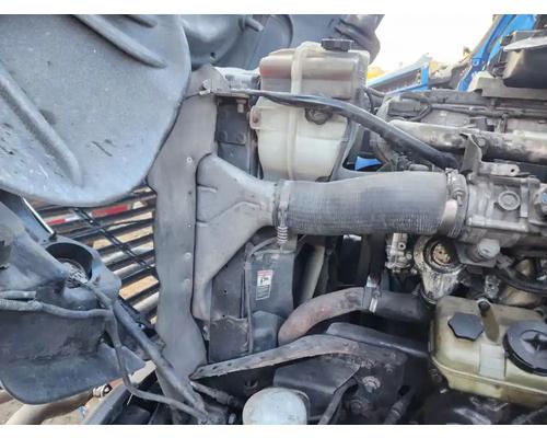  Freightliner Cascadia 125 Radiator #