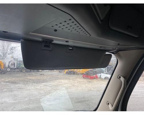  Freightliner Cascadia 125 Visor #