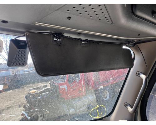  Freightliner Cascadia 125 Visor #