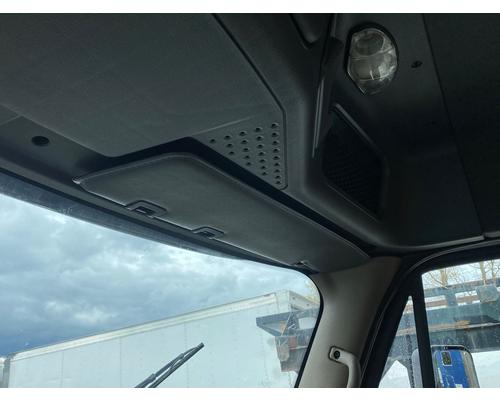  Freightliner Cascadia 125 Visor #