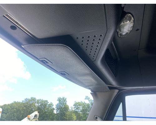  Freightliner Cascadia 125 Visor #